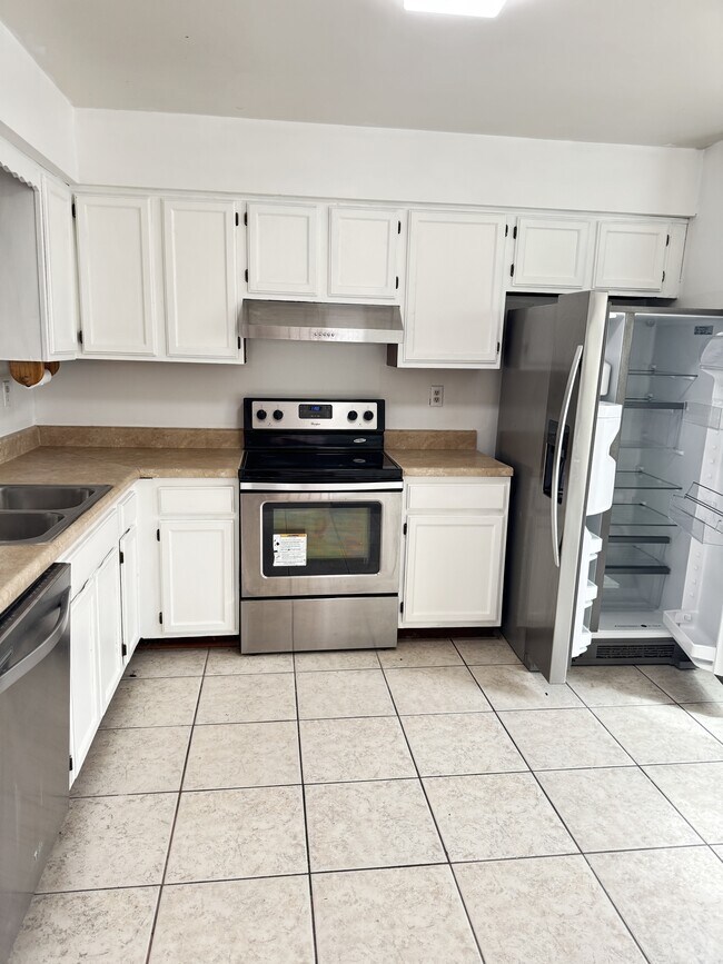 Foto del edificio - 811 Christa Ct