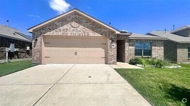 Building Photo - 3018 Hereford Dr