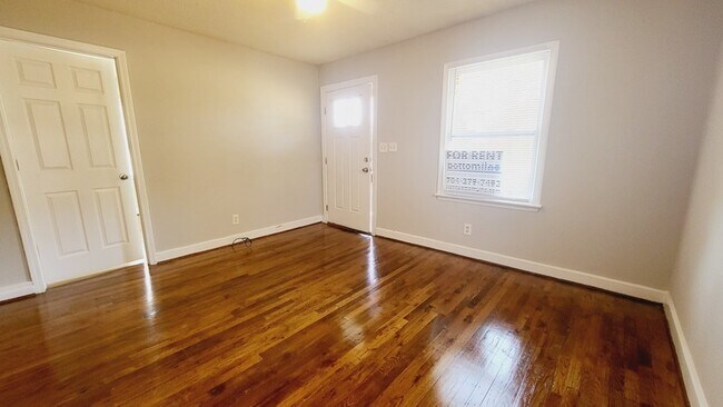 Building Photo - 4030 Bearwood Ave