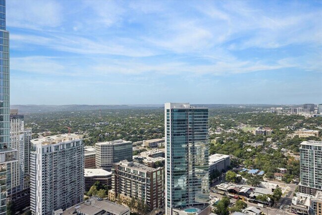 Foto del edificio - 360 Nueces St