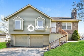 Building Photo - 505 NW Willow Dr