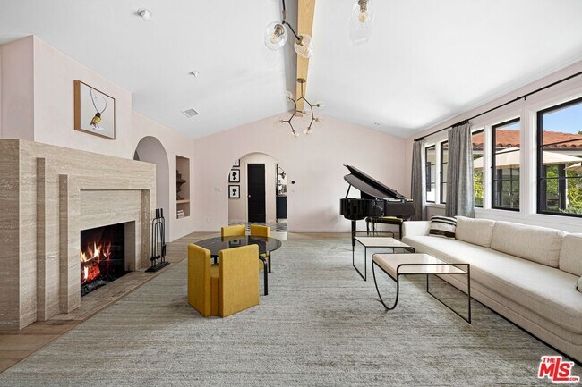 Foto del edificio - 13036 Chandler Blvd