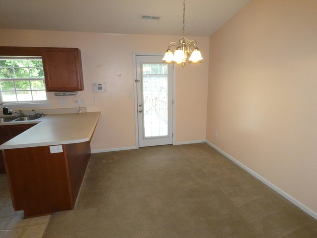 Foto del edificio - 108 Pear Tree Ln