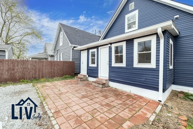 Photo - Updated 3 bed 2.5 bath Available now! House