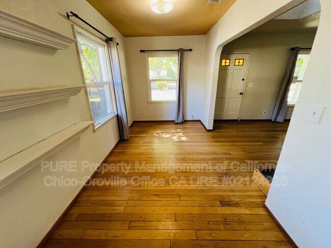 Foto del edificio - 1812 Arbutus Ave