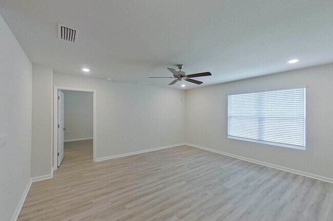 Foto del edificio - 309 Monarch Ln