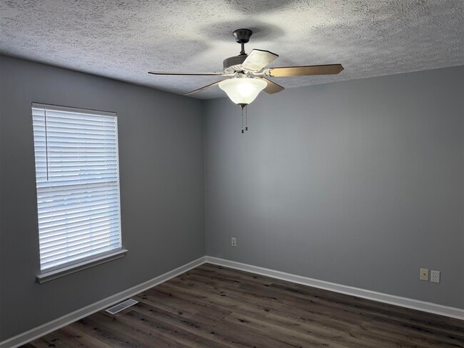 Building Photo - 360 Cedar Hollow Dr