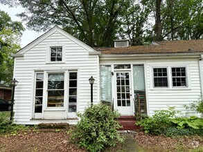 Building Photo - 153 Hart Ave