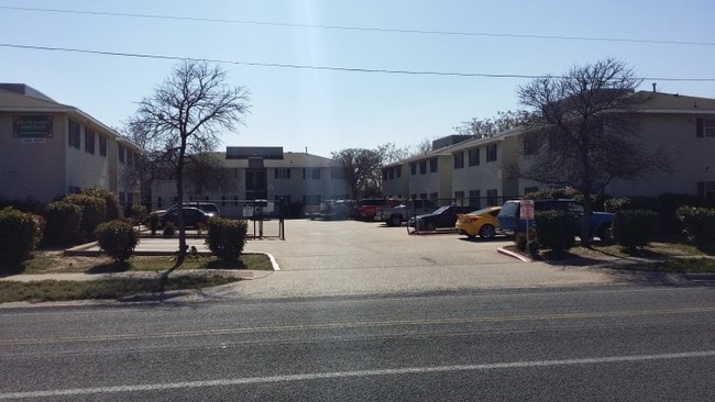 Primary Photo - Rollins-Martin Apartments