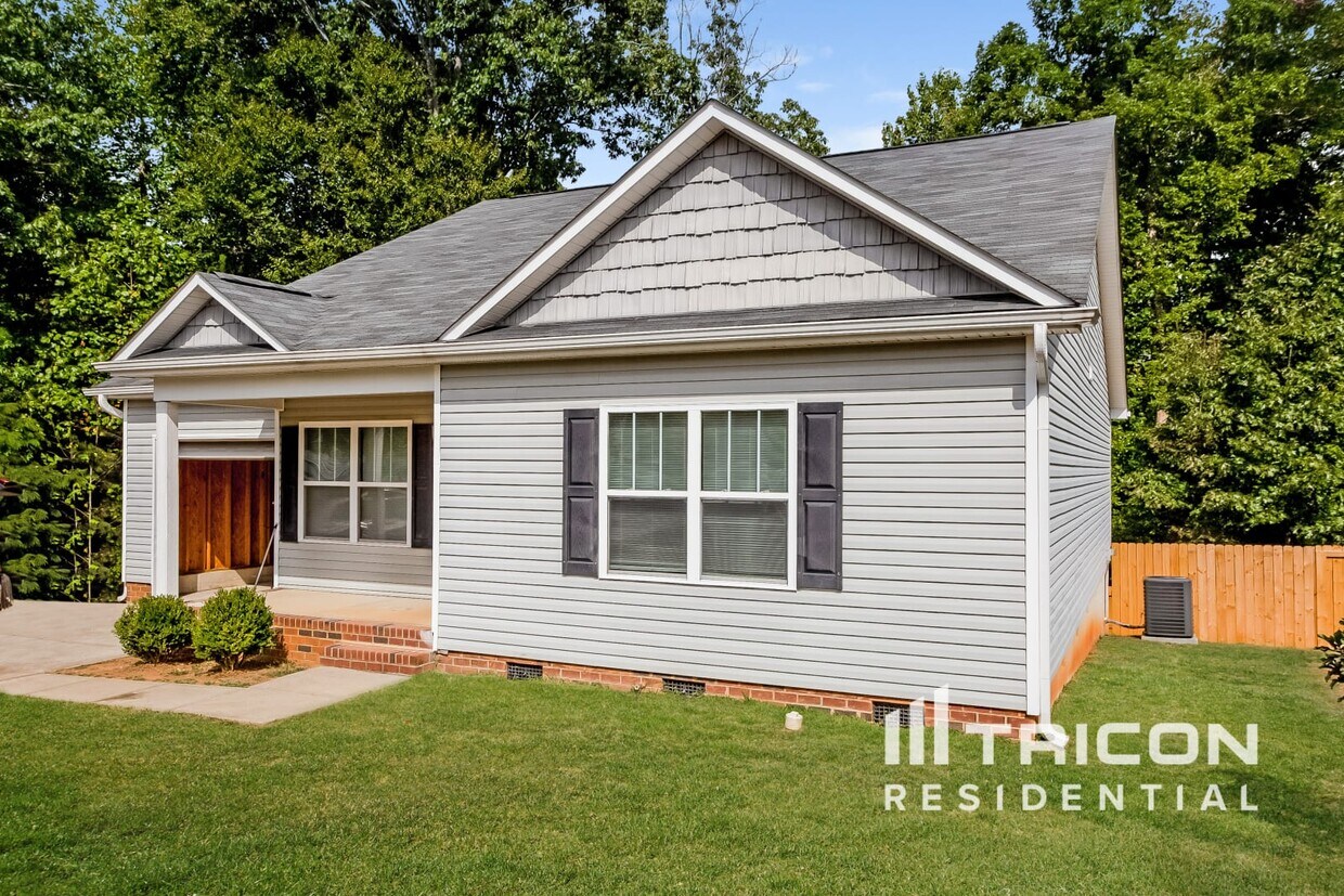 Foto principal - 1275 Laurel Woods Drive Gastonia NC