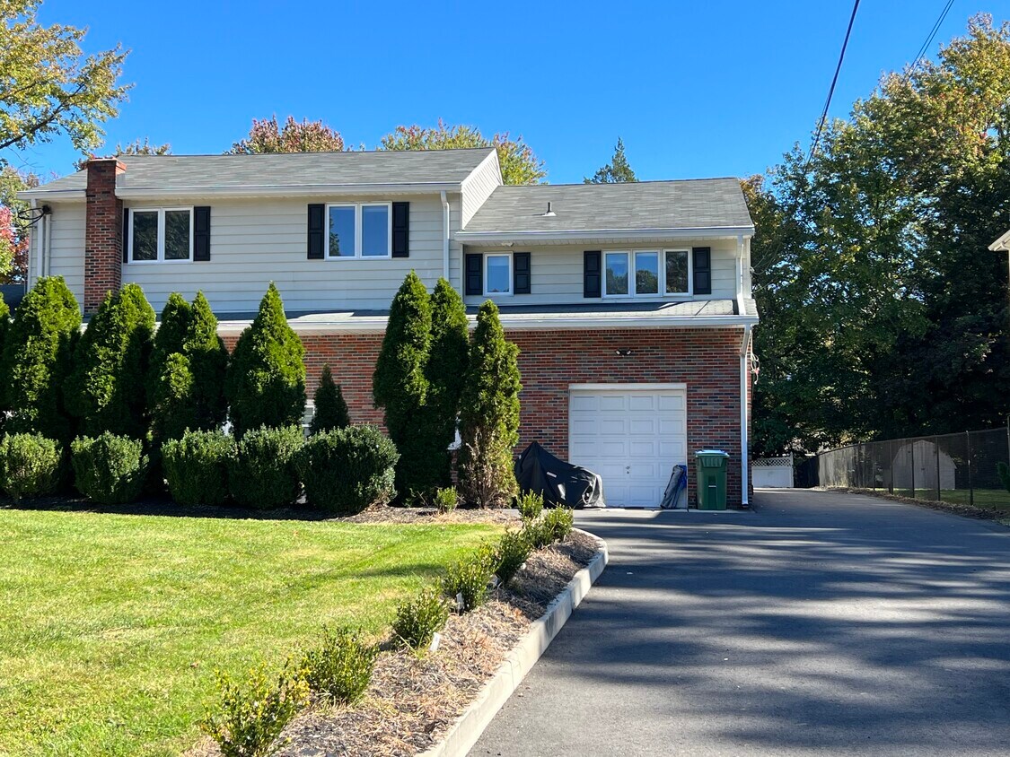 Primary Photo - 38 Hillsdale Rd