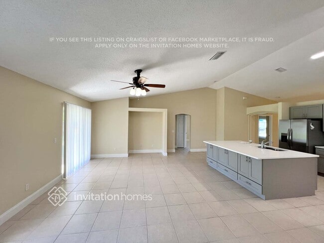 Building Photo - 509 SW Lucero Dr