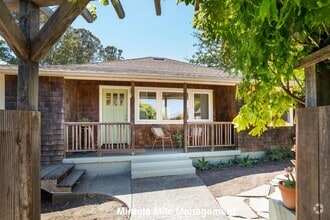 Building Photo - 300 Cape Ct