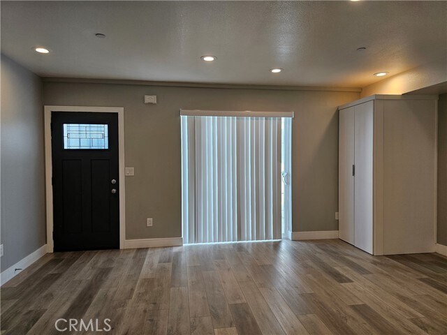 Building Photo - 2729 S La Brea Ave