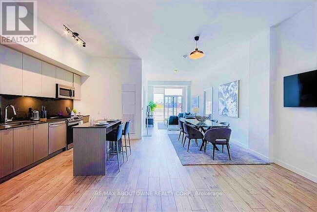 Building Photo - 125 Bronte Rd