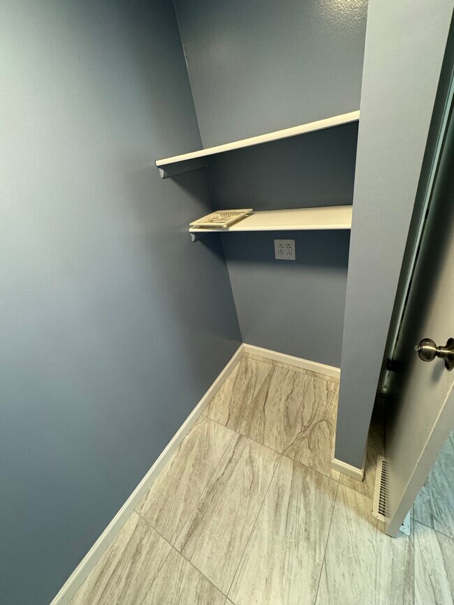 Building Photo - 114 Lebeouf Dr