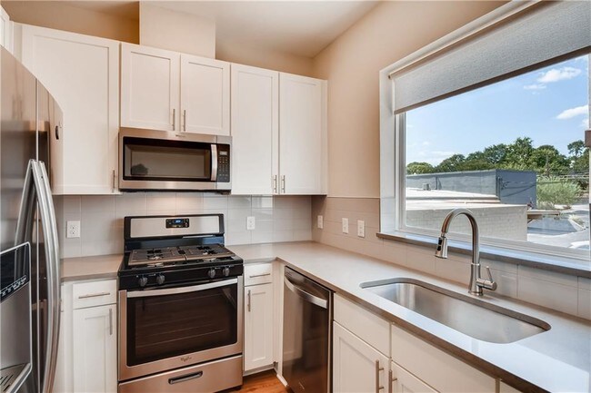 Foto del edificio - 2827 Manor Rd