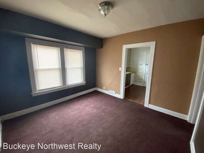 Building Photo - 2310 W Sylvania Ave