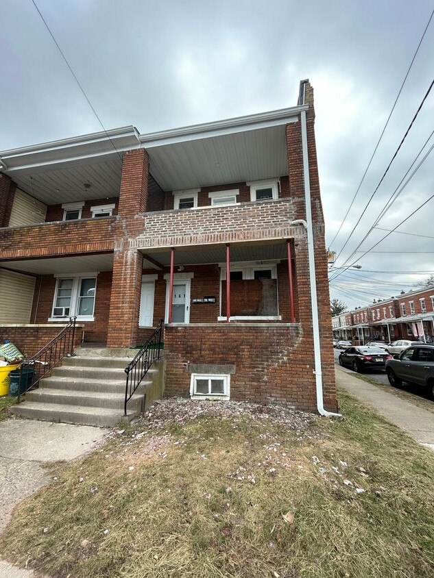 Foto principal - 161 Phillips Ave