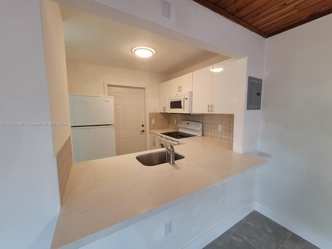 Foto del edificio - 3575 NW 14th St