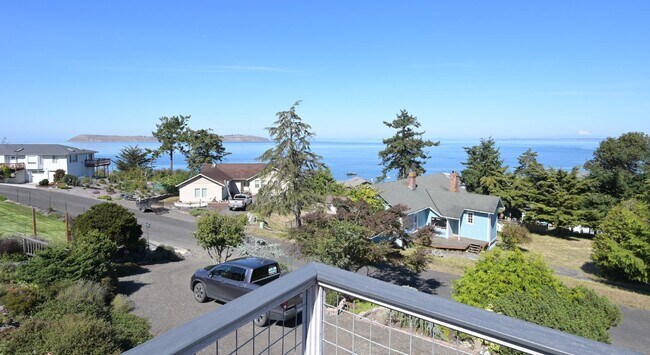 Building Photo - Water view 3 bed 3 bath home in Diamond Po...