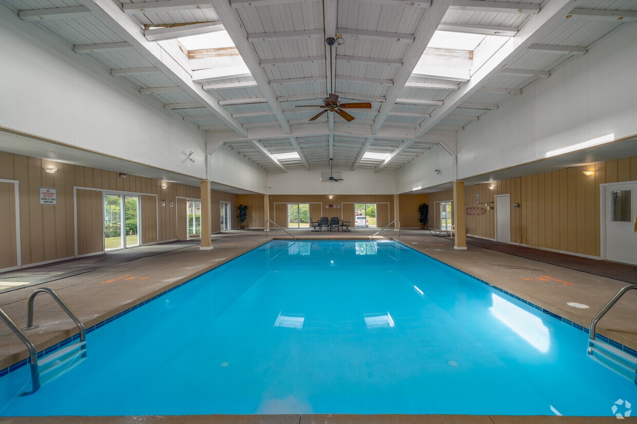 Primary Photo - Deer Creek Apartments