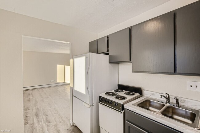 Building Photo - 2 br, 1 bath Duplex - 1638 Willodene Drive...