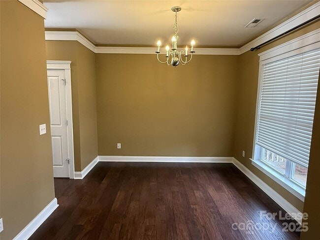 Building Photo - 15211 Barnsbury Dr