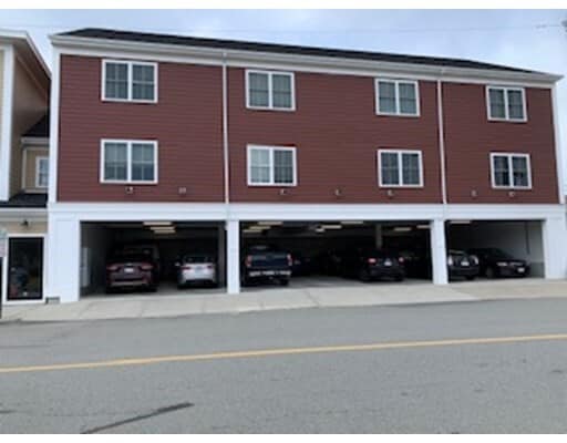 Building Photo - 307 Main St