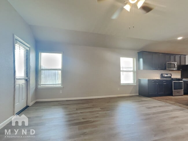 Building Photo - 3210 Sumac Dr