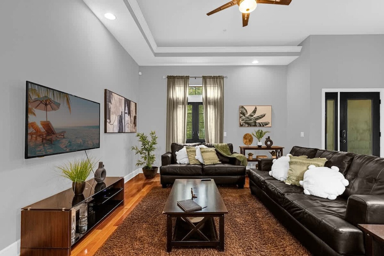Primary Photo - 14590 Damai Ln