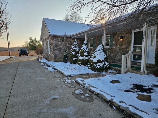 Front Entry - 1009 Woodland St SW