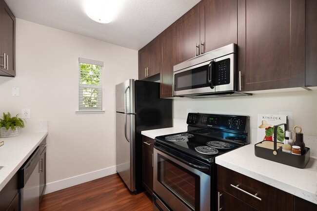 Chardonnay Kitchen - Folsom Ranch Apartments