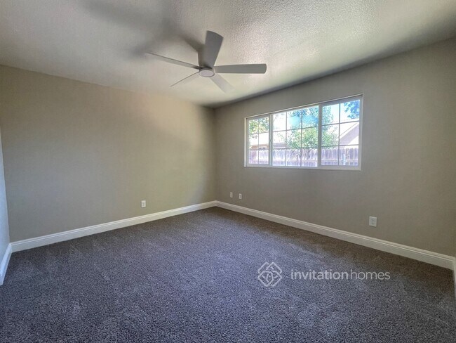 Building Photo - 4430 Bollenbacher Ave