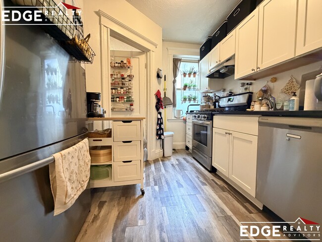 Photo - 264 Kelton St Apartment