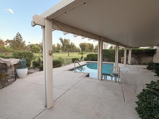 Building Photo - 39196 Sweetwater Dr