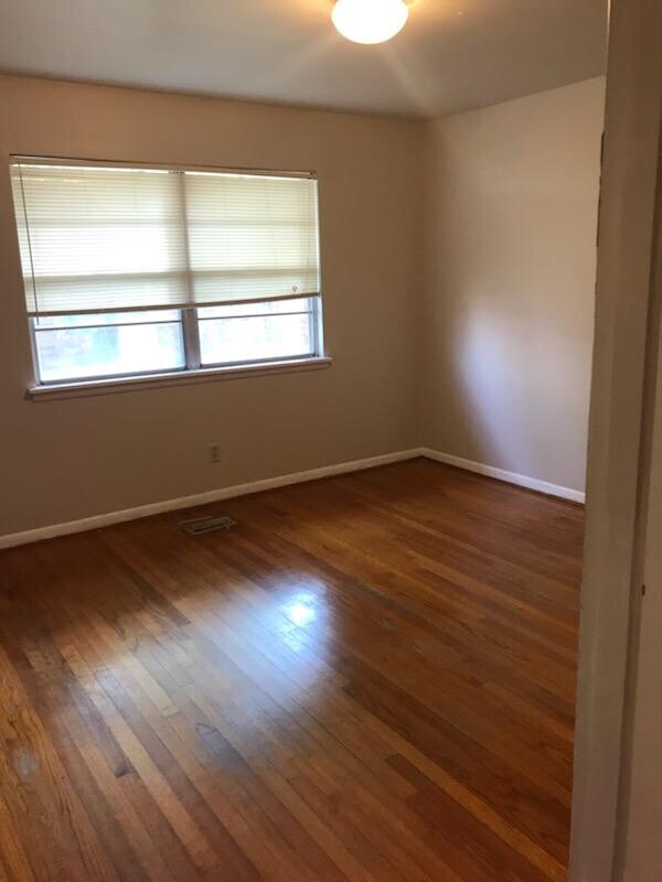 Building Photo - 206 N Taylor St