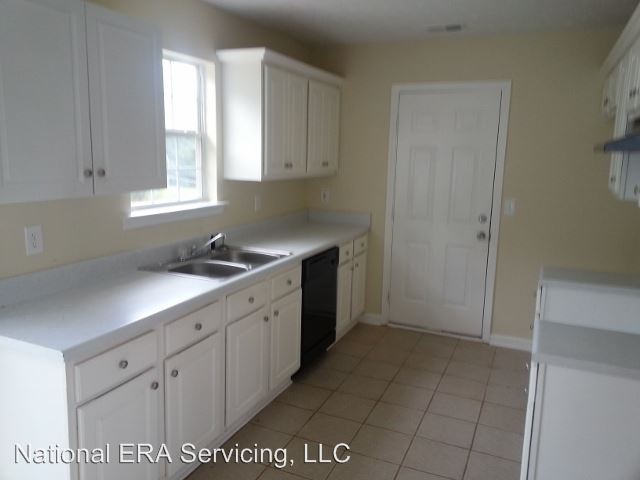 Building Photo - 311 Diamond Ct
