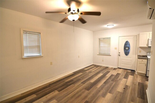 Foto del edificio - 1-212 Graham St