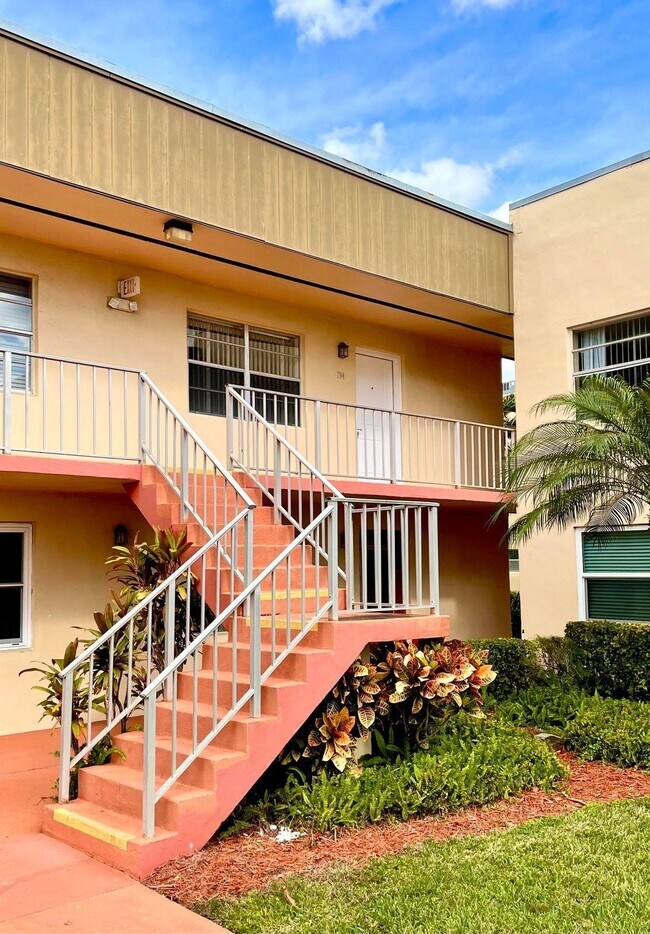 Building Photo - 794 Normandy Trail
