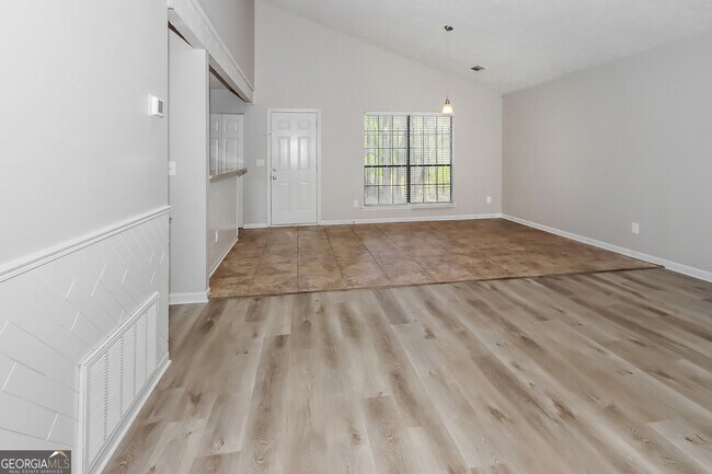 Building Photo - 192 Chase Woods Cir