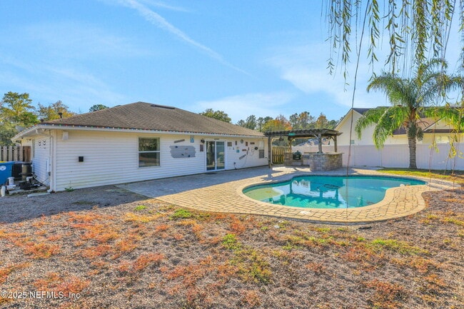 Building Photo - 1453 Lindseys Xing Dr