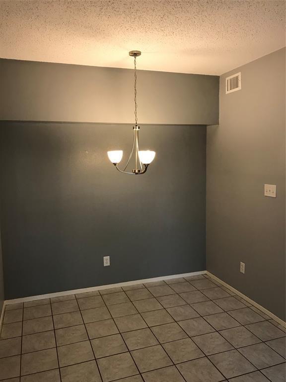 Foto del edificio - 7127 N Holiday Dr