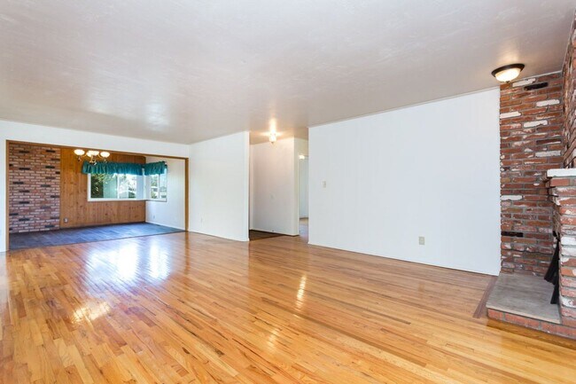 Foto del edificio - Large Traditional Home in La Mesa!