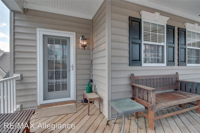 Building Photo - 4572 Willow Croft Dr