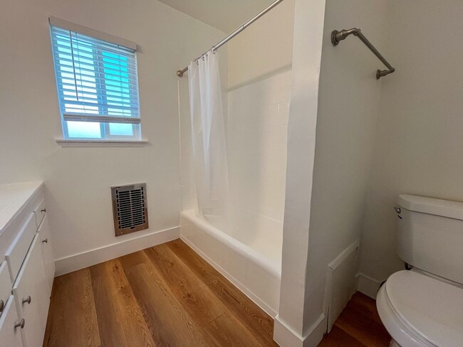 Interior Photo - 3910 Coco Ave