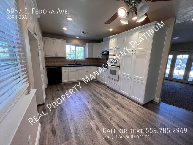 Building Photo - 5957 E Fedora Ave