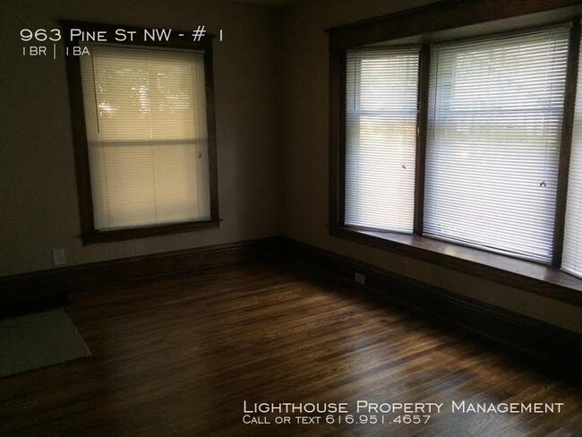 Foto del edificio - 963 Pine Ave NW