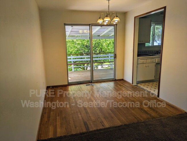 Building Photo - 8813 31st Ave SW