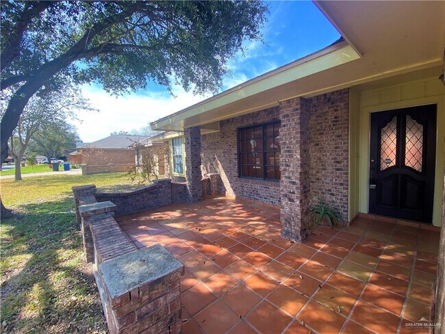 Foto del edificio - 3100 Goldcrest Ave